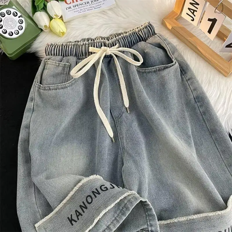 Celana Pendek Denim Biru Huruf Musim Panas Pria Celana Serut Serbaguna Fashion High Street Amerika Celana Panjang Pribadi Longgar Kasual