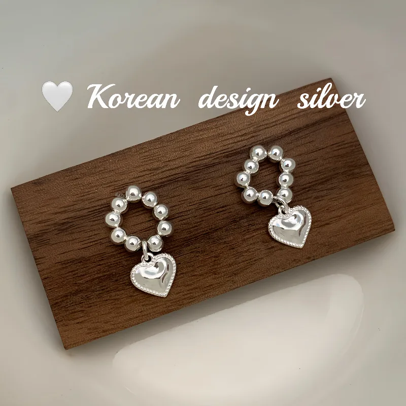 

Korean Niche Design Silver Jewelry Wholesale S925 Sterling Silver Beaded Knock Face Love Earrings High-end Versatile Models