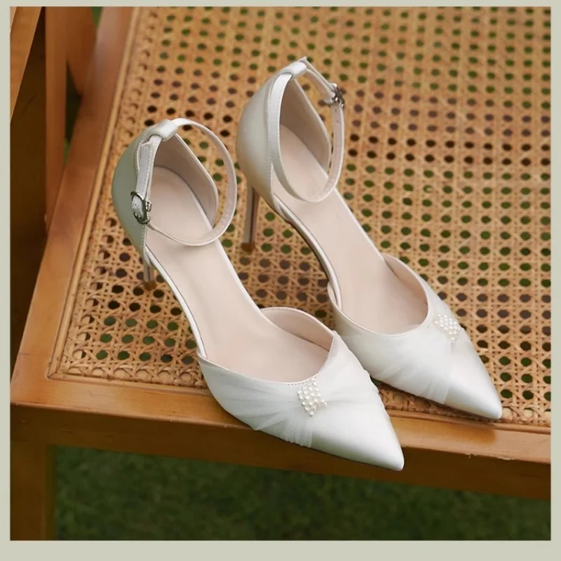 Spring and summer new pointed hollow pearl lace bow silk wedding shoes banquet dress small size thin high-heeled women's sandals