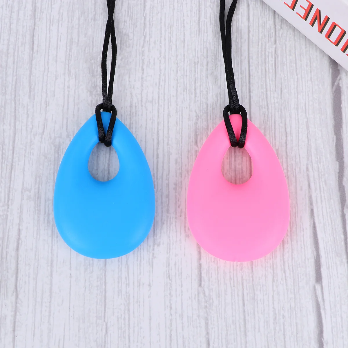 

2 шт., ожерелье-прорезыватель для младенцев, красочное, прочное, успокаивающее, фокусное, легко чистящееся, розовое и небесно-голубое ожерелье для прорезывания зубов