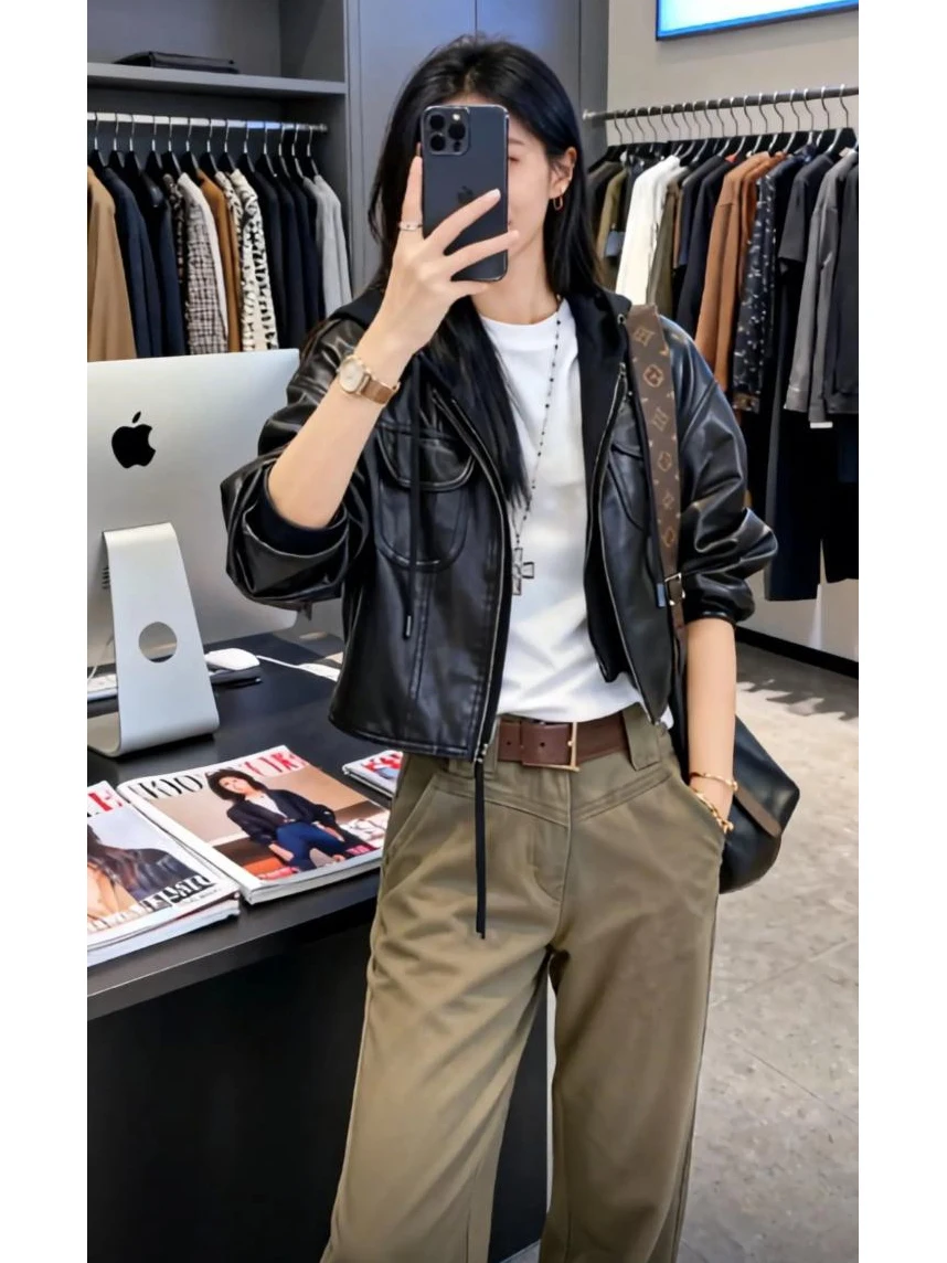 Jaqueta Feminina de Couro Curta com Capuz, Nova Coleção Outono Inverno, Estilo Cleanfit, Casaco Quente e Protetor