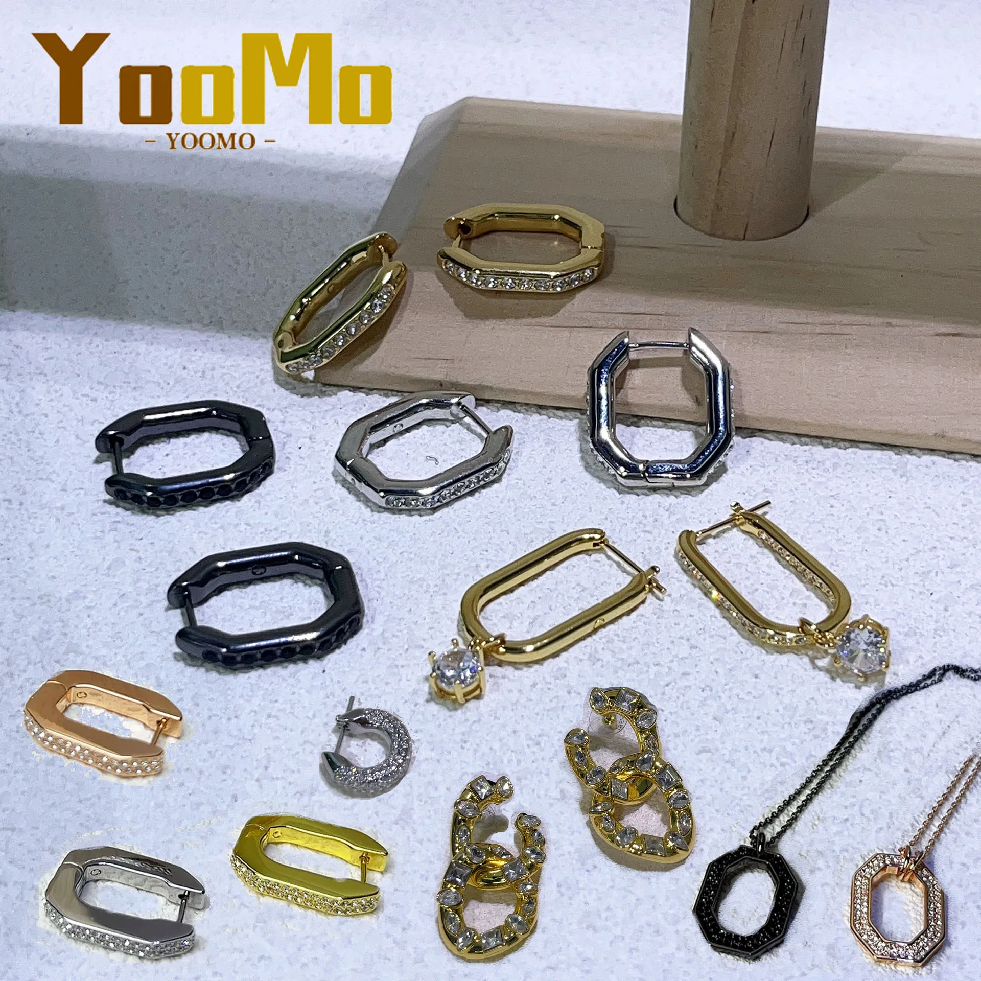 

Original High Quality Luxury Brand Jewelry Set Square Earrings Exquisite and Delicate Small Stainless Steel Necklace for Women