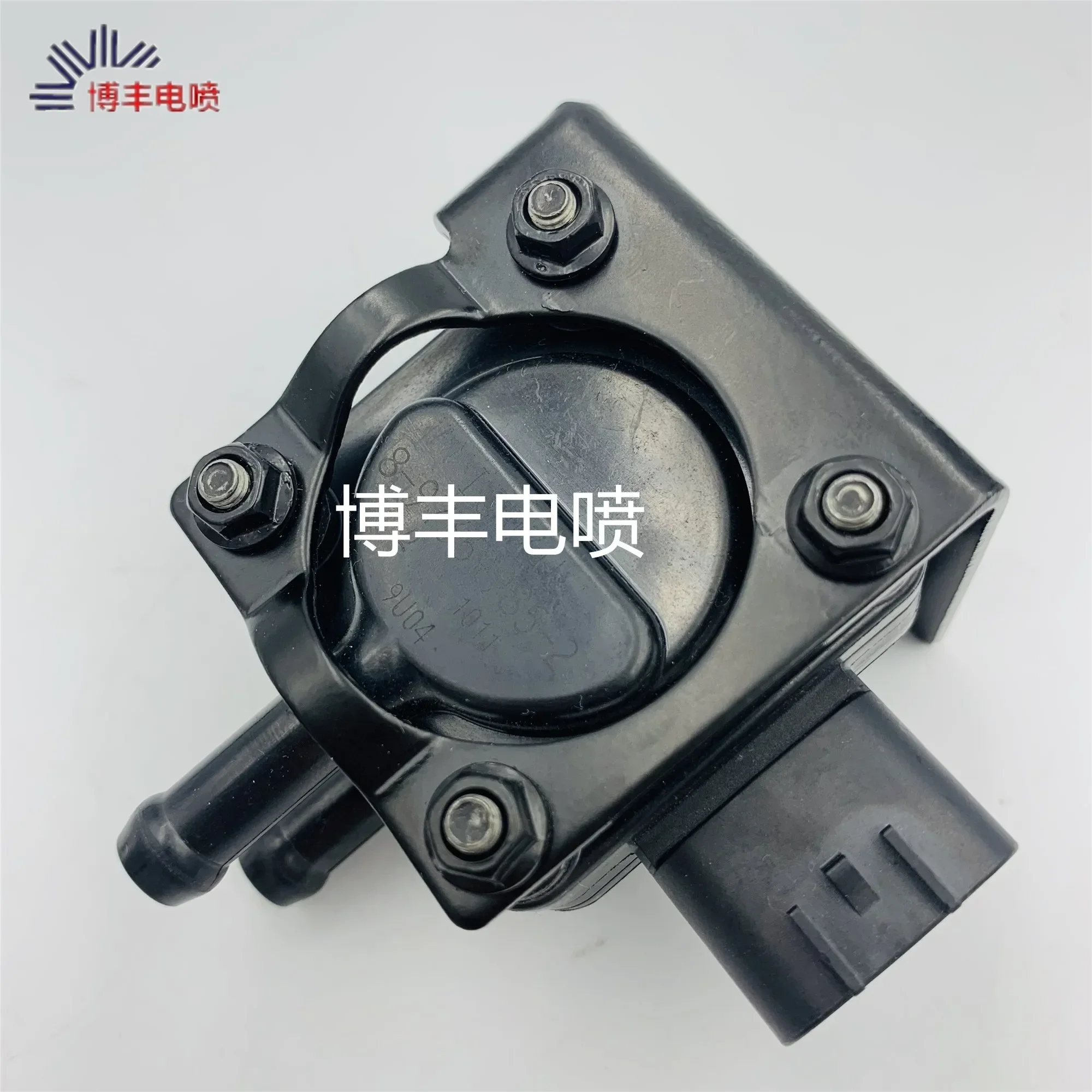 8-97359985-2 differential pressure sensor is suitable for Isuzu 700P fourth class 8973599852