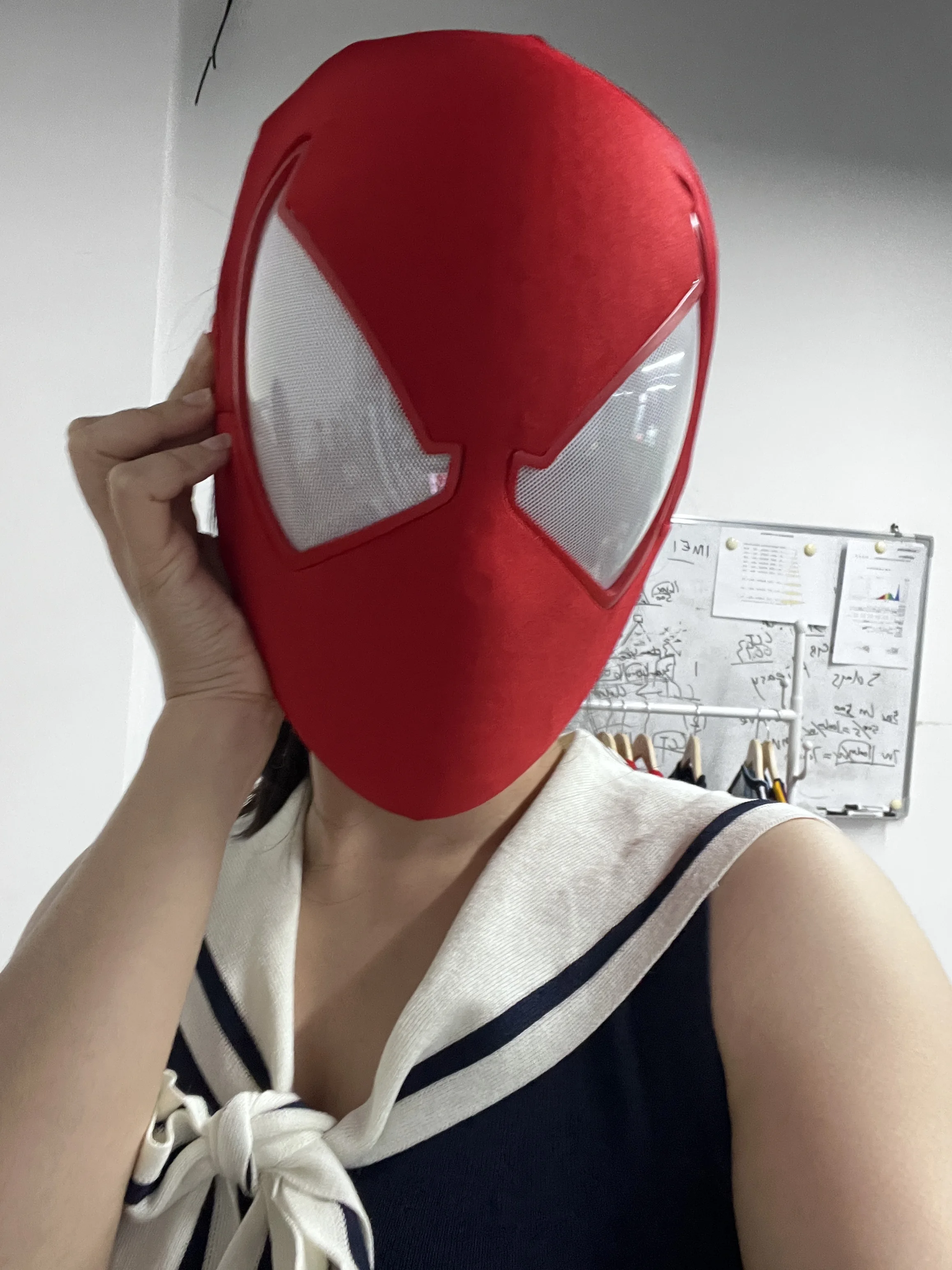 カスタマイズされた赤いスパイダーマンマスク（フェイスシェルと目付き