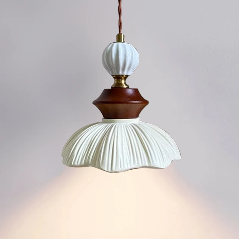 

European Cream Style Bell Orchid Home Pendant Light Retro Dining Room Bedroom Bedside Led Atmosphere Flower Ceiling Lamps