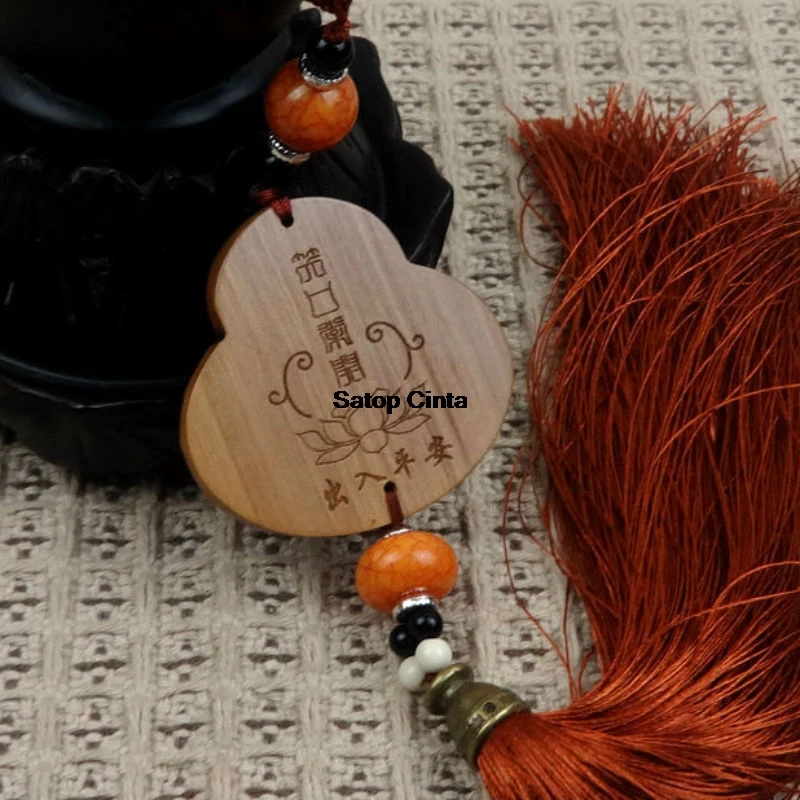Maitreya Car Pendant Chinese Traditional Style Wood Ingot Buddha Peach Carving Craft Gifts Absorb Blessing Car Hanging Ornaments