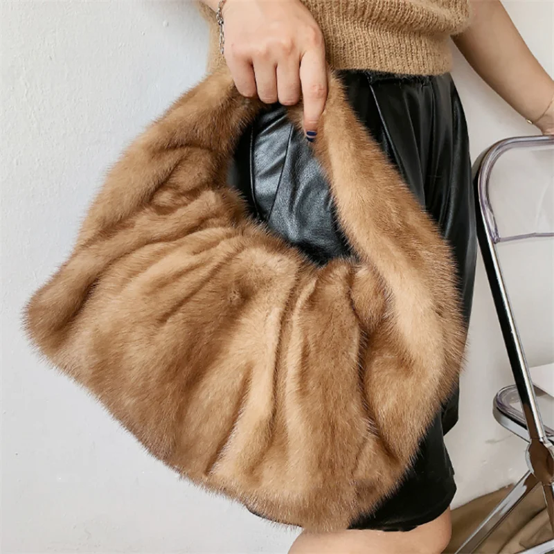 Women\'s Fur Dumpling Bag 2022 Luxury Warm Mink Fur Wrist Bag Women\'s Fashion Cloud Clutch Bag Lovely Women\'s Purse Banquet Bag