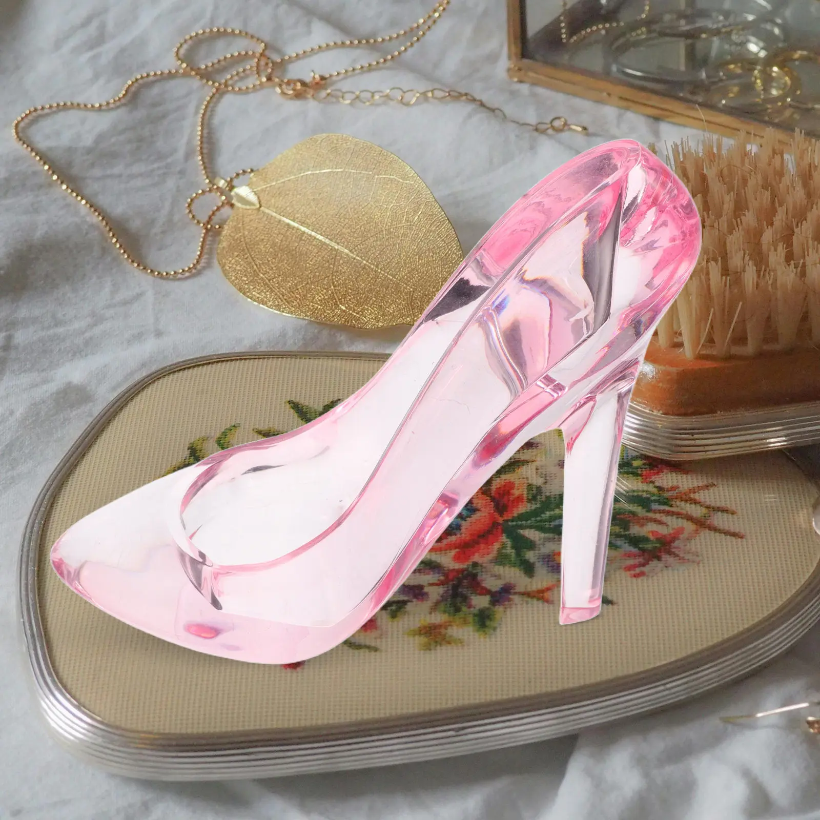 

Прозрачная акриловая шкатулка для украшений в форме туфельки, декоративный органайзер для хранения бижутерии, настольный футляр для туалетного столика