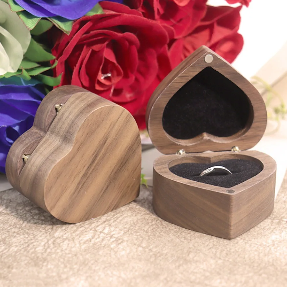 

1/2 Slots Heart Rings Holder Wedding Proposal Walnut Wood Rings Box Anti-collision Storage Rings Bearer Box Couples
