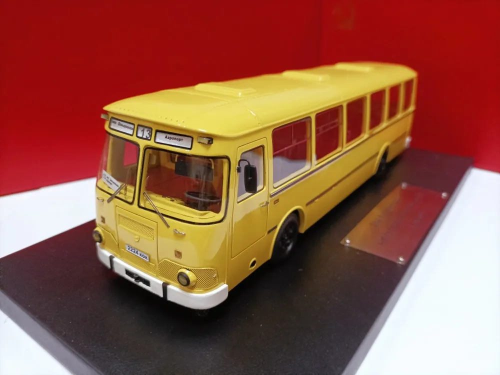 Sabron 1:43 For LIAZ 3-677M 1990 Bus Simulation Limited Edition Resin Metal Static Car Model Toy Gift