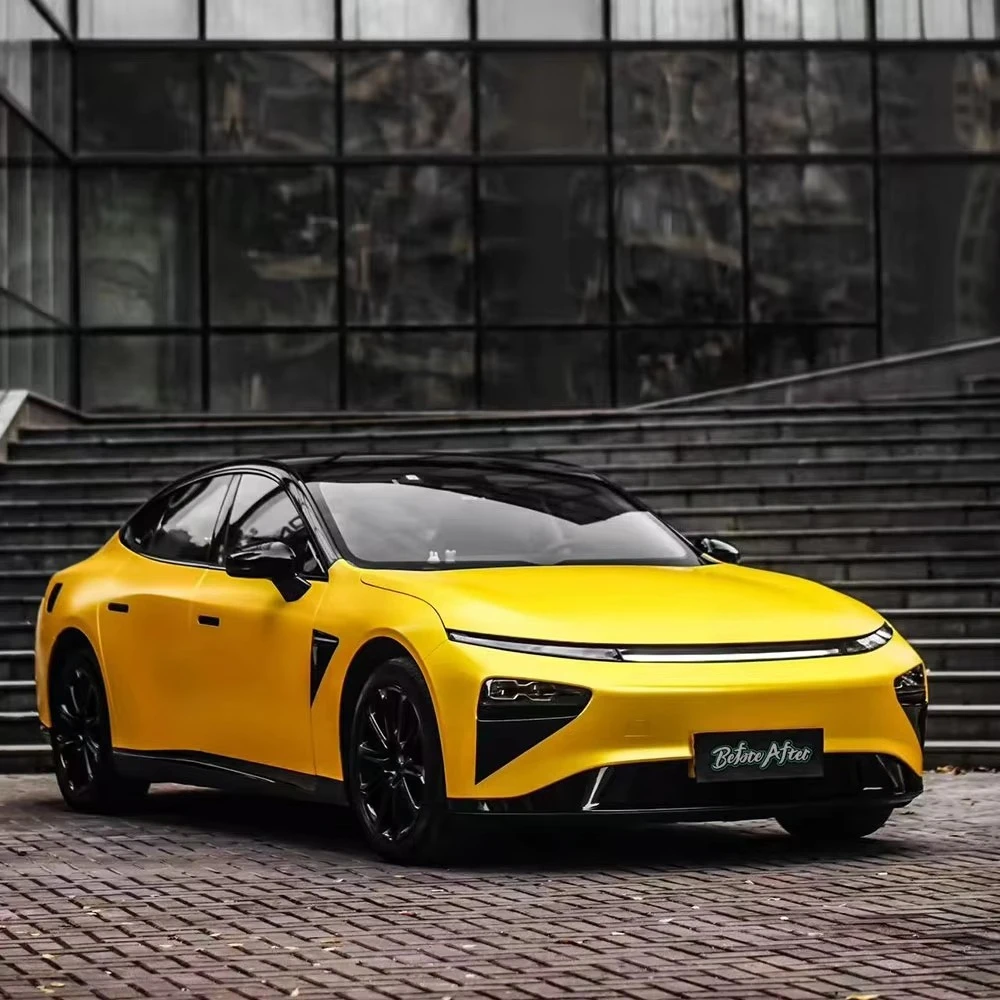 

Изготовленная на заказ высококачественная автомобильная пленка для оклейки кузова: матовая, металлическая, желтая