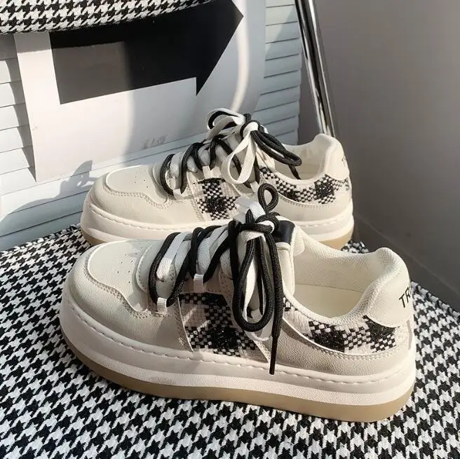 Japanese fashion Big Head Shoes 2023 Summer New women Shoes Thick Sole Fashion Women's Little White Shoes Trend