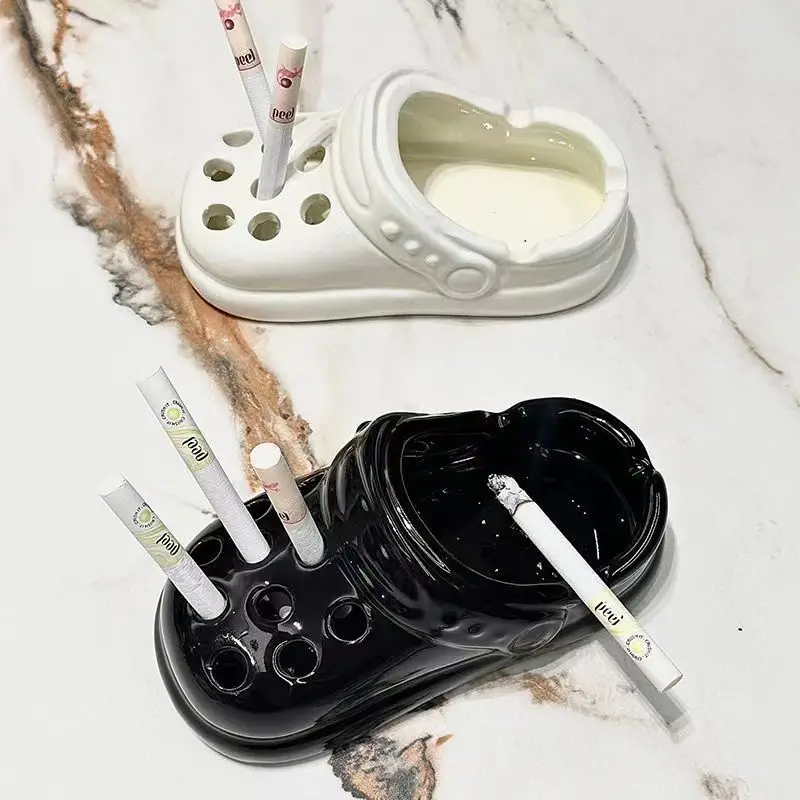 Ceramic ashtray cute hole-in-the-wall shoes car interior decoration ornaments office living room ashtray car ash-proof ashtray