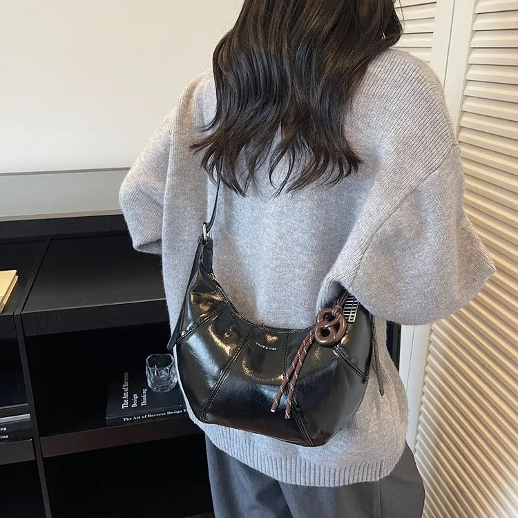 빈티지 덤플링 백 여성용 2025 가을 겨울 신상 패션 캐주얼 숄더백 소형 크로스바디 가방 여성용 일상 출퇴근용