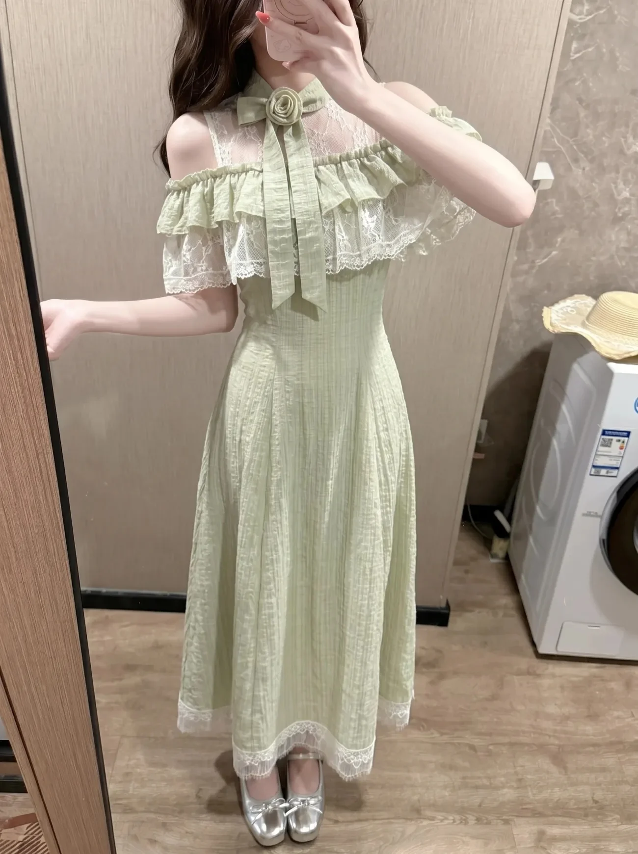 

Cottagecore Romantic Solid Dress Ladies Halter Floral Brooch Cold Shoulder Frill Lace Hem Flowy Picnic Vacation Midi Dress
