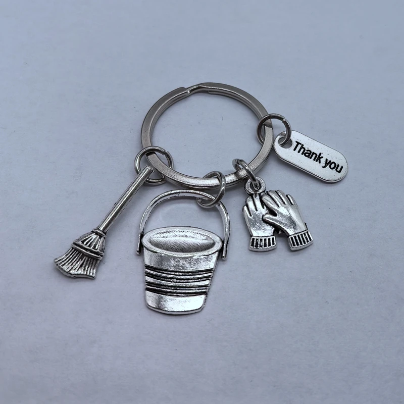 Горячие-чистящие-средства-пособие-по-домработнике-ведра-для-дома-метлы-перчатки-брелки-спасибо-спасибо-брелки