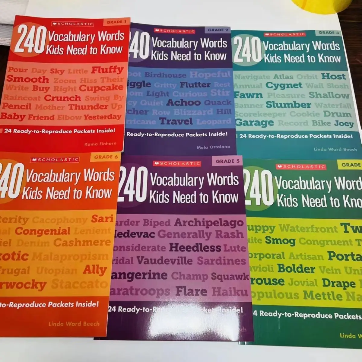 

240 Vocabulary English 6 Volumes with Audio Support for Point Reading