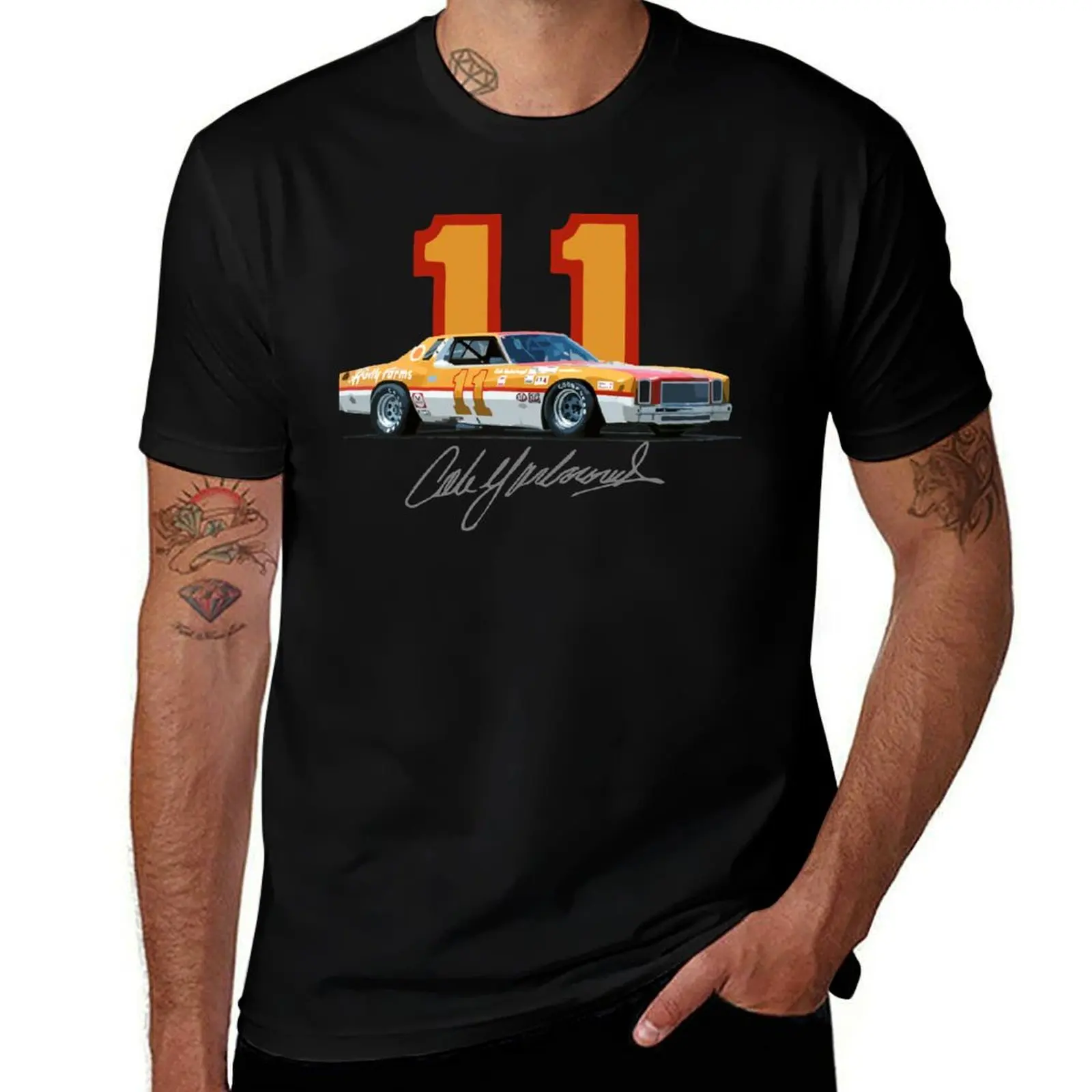 

Cale Yarborough 1977 Race Car Premium Copy T-Shirt Casual Streetwear Short Sleeve Tee