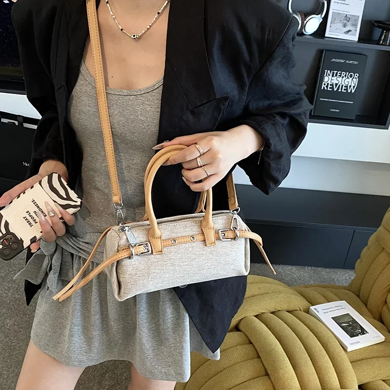 

2025 New Summer Women's Baguette Bag - Textured Commuter Style, Fashion Versatile Temperament, Large Capacity CasuaMessenger Bag