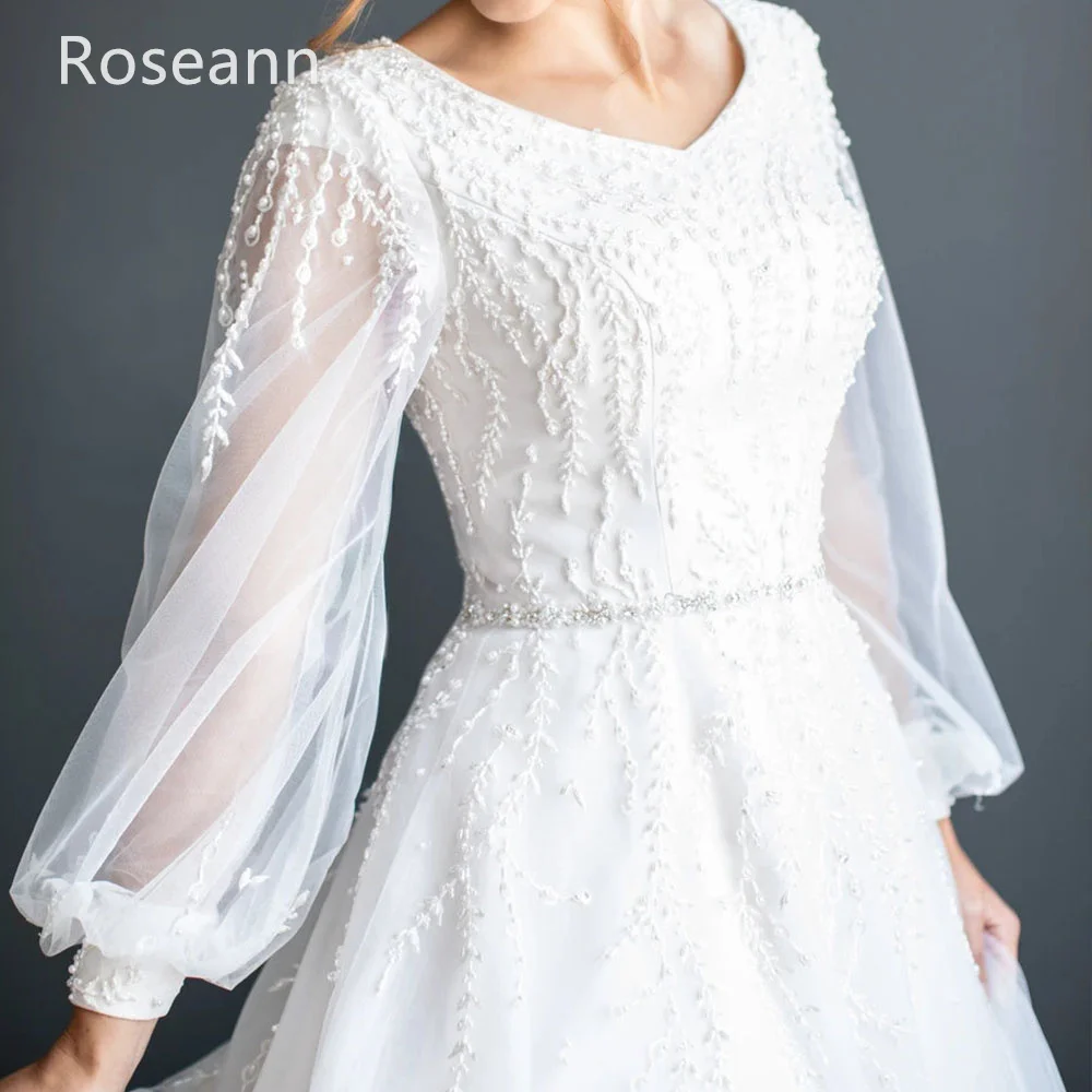 Maßgeschneiderte muslimische exquisite Elfenbein-Brautkleider mit V-Ausschnitt, A-Linie, Blumen, Satin, volle Applikation, Brautkleider, Tüll, Robe de Mariée