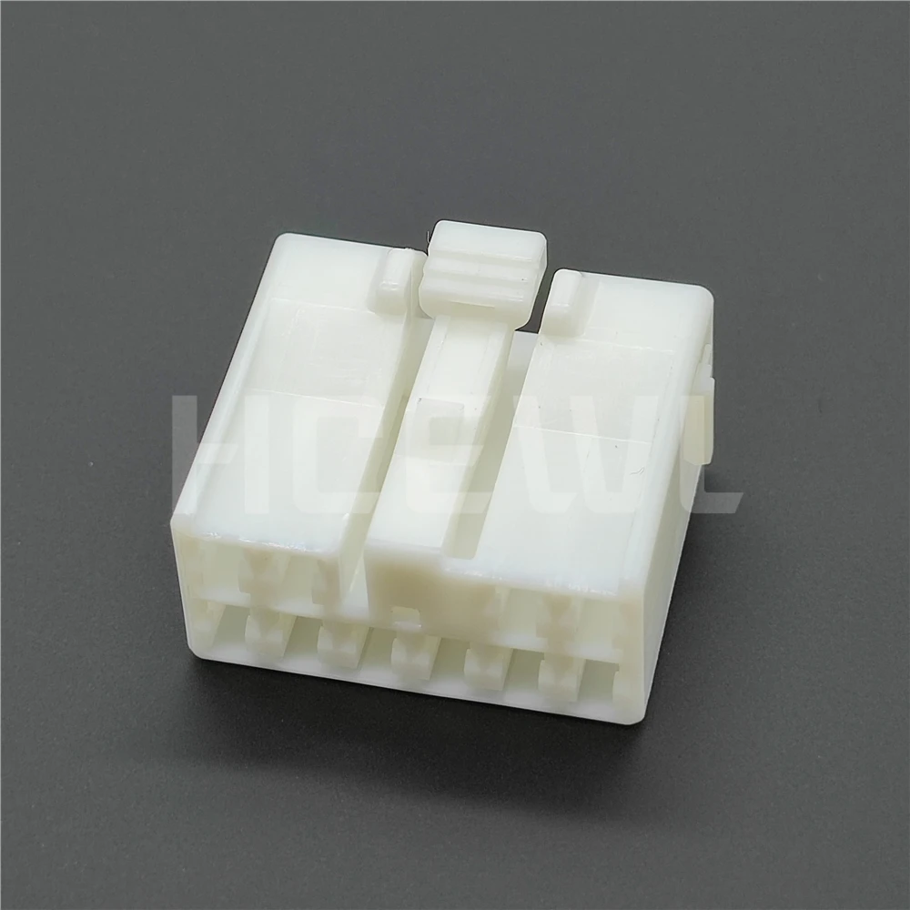 

New original high-quality original automotive parts 1300-3540 10P connector plug connector housing sheath