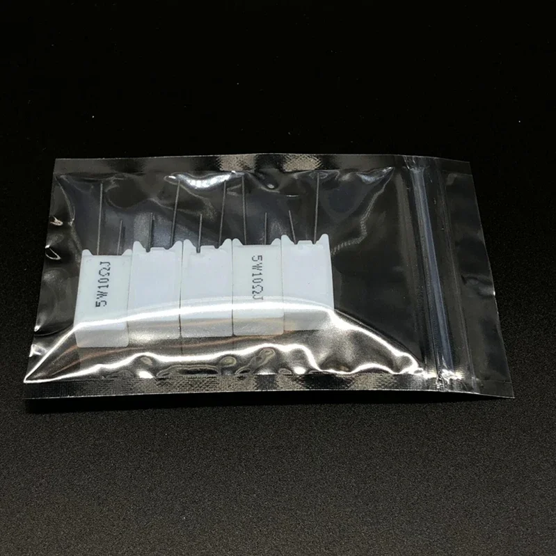5個5ワット垂直セメント抵抗0.05〜100 18kオーム5% 0.1R 0.15R 0.22R 0.25R 0.39R 0.47R 1R 10RJ 100R 150Rセラミック抵抗