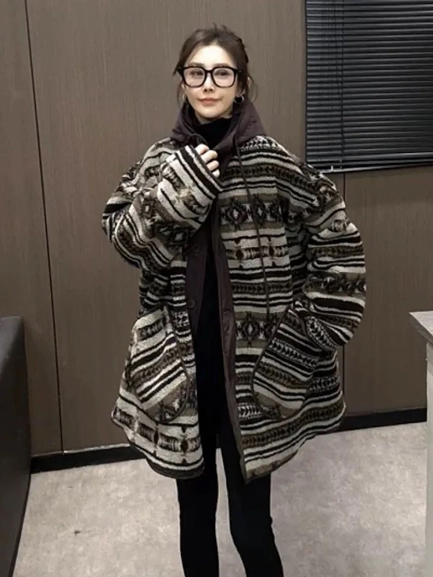 

Модный ретро двусторонний носимый теплый хлопковый джинт с капюшоном на подкладке, свободная повседневная хлопковая одежда Street Sle