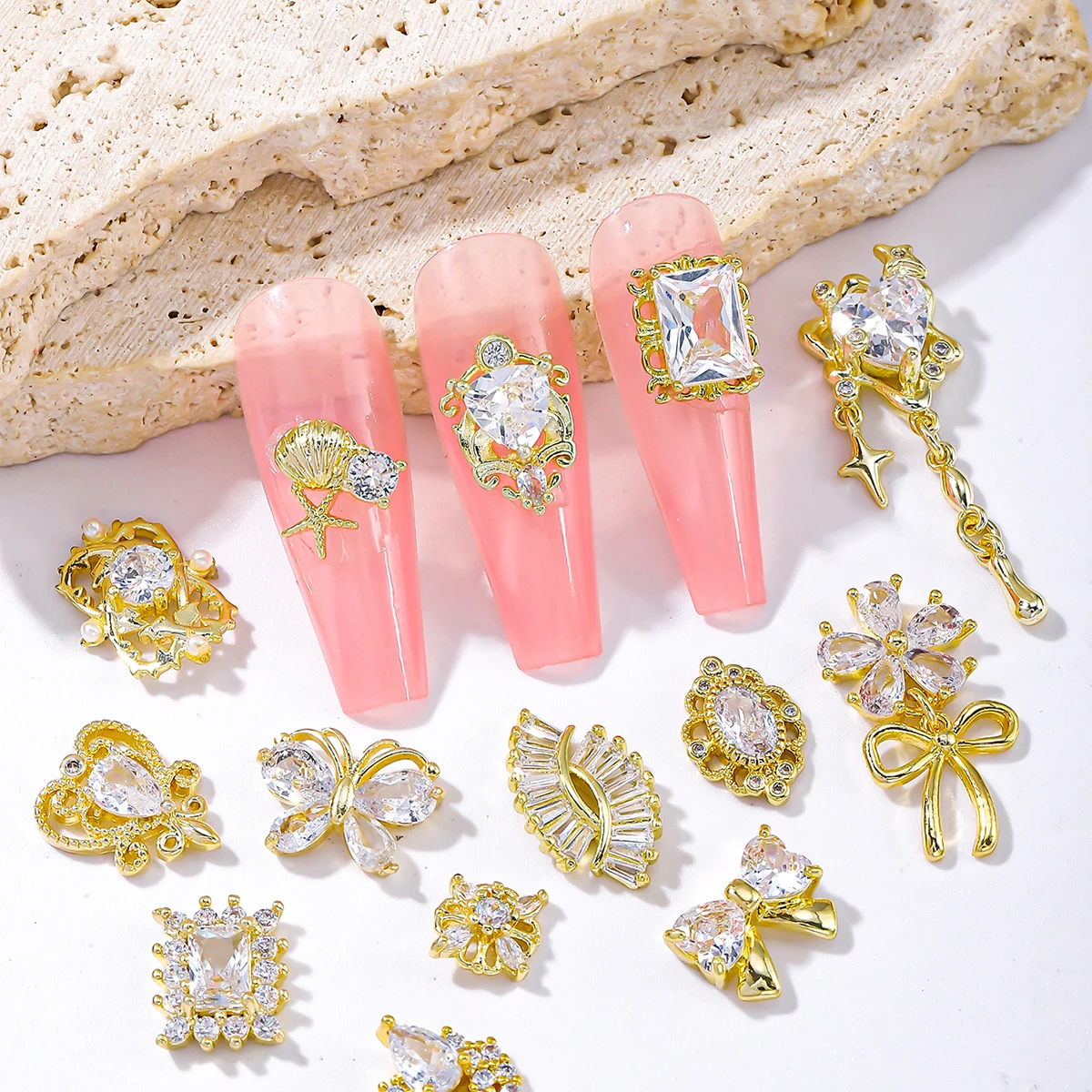 골드 실버 네잎 클로버 러브 및 기타 유럽 및 미국 스타일 혼합 네일 장식, 구리 상감 지르콘, 10 개