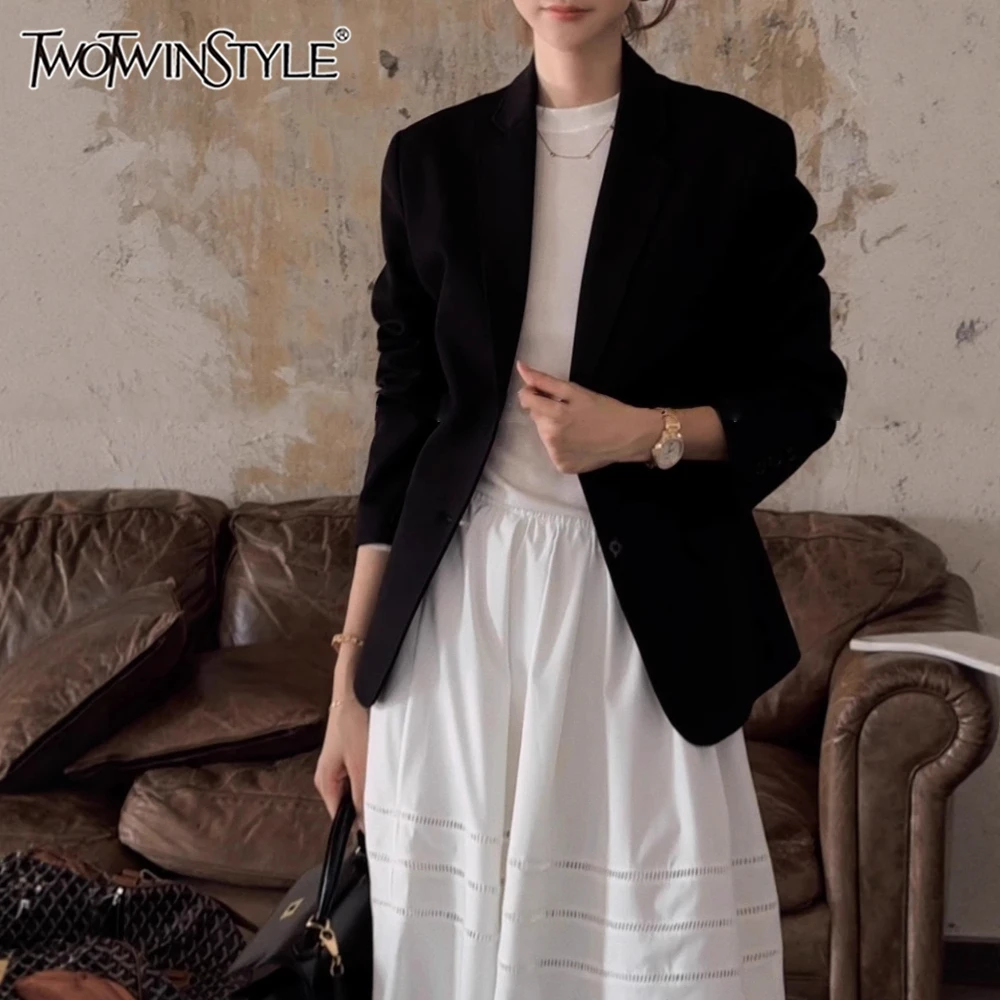 

TWOTWINSTYLE черный однобортный пиджак женский с лацканами и длинными рукавами для похудения офисные женские блейзеры осенняя мода