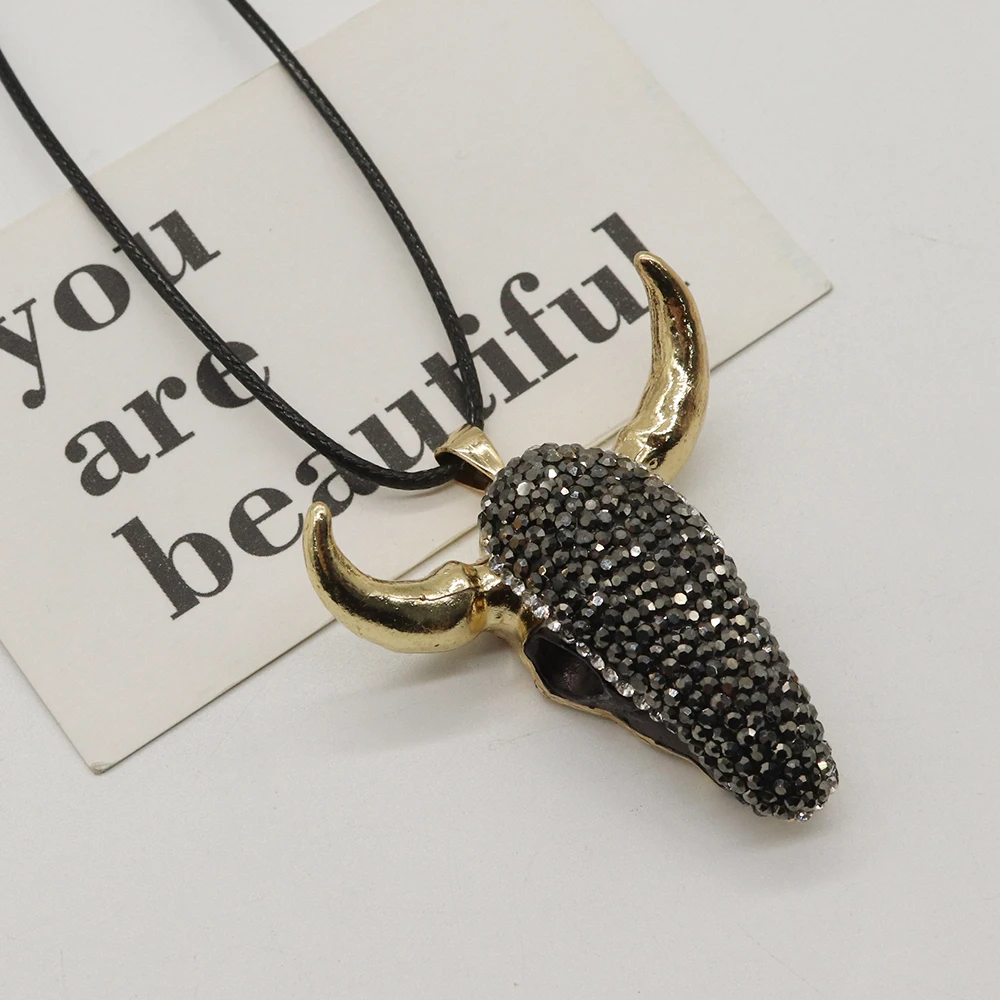 Bull Head Pendant Necklace Bohemian Bull Skull Head Colar Resin Pendants Leather Men Fashion Jewelry Amulet Gift Animal Necklace