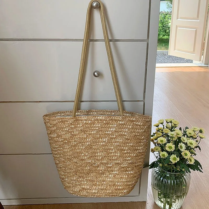 

TRSYPHXM French retro large capacity grass bag solid color vacation beach bag natural straw grass woven shoulder bag tote bag