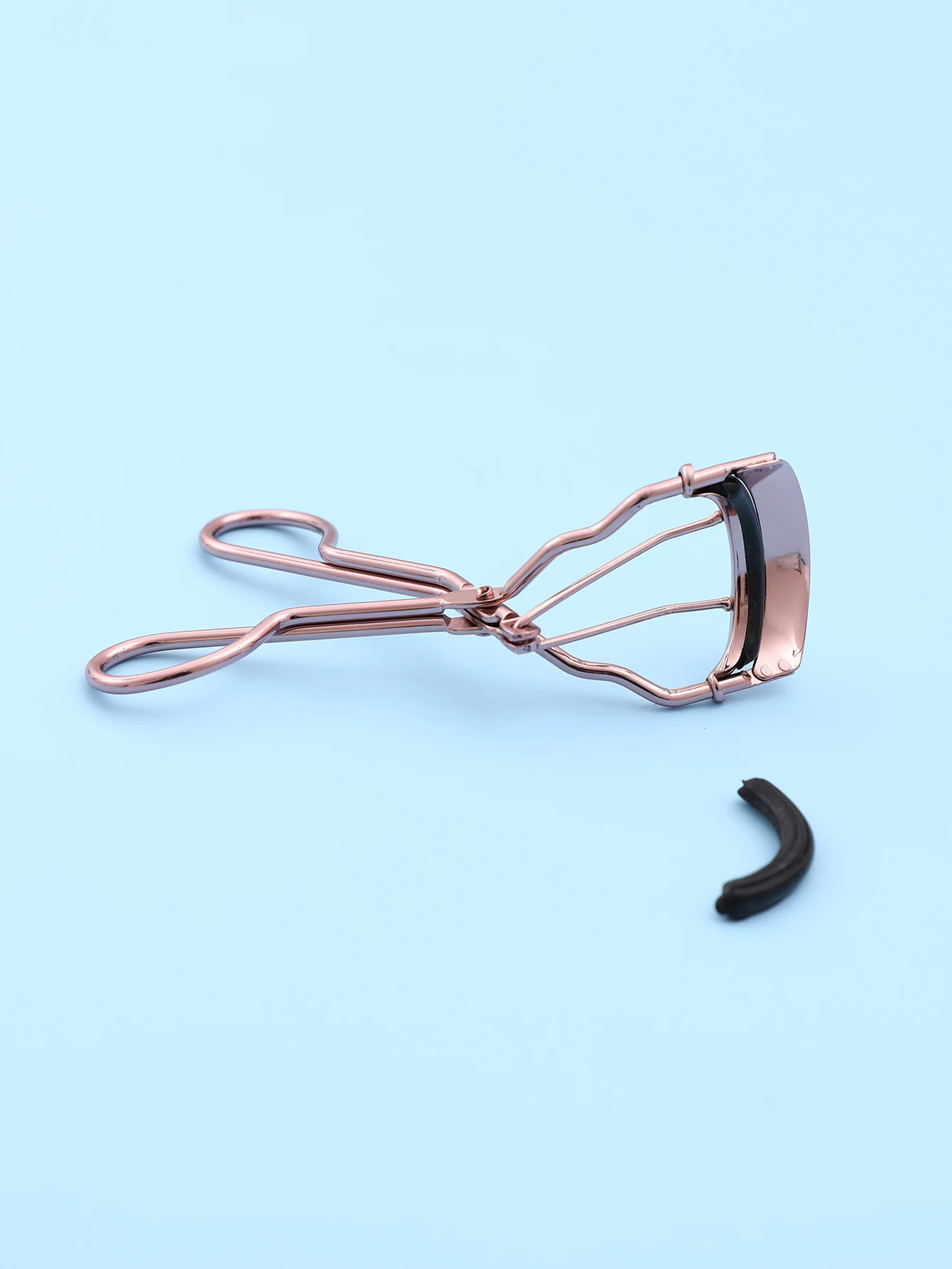 1pc Wild-angle Lash Eyelash Curler with Comfort Grip Makeup Tool, Creates Eye-Opening & Lifted Lashes,With 1 Additional Rubber