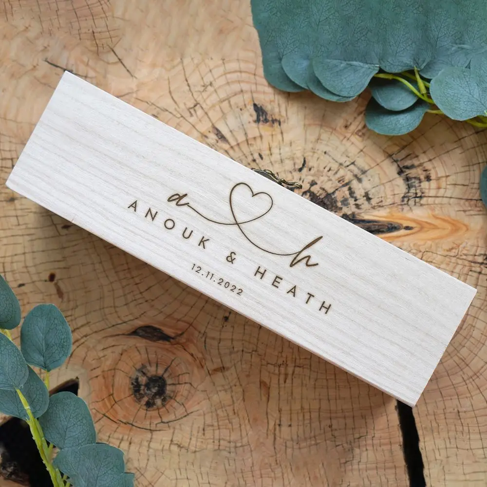 Personalised Wooden Wine Box Wedding Decoration Engraved Lettering Gift Portable Clamshell Solid Wood Champagne Bottle Box