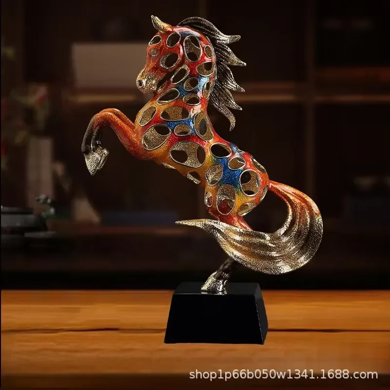 Horse-to-Success Zinc Alloy Horse Ornament New Chinese-Style High-End Gift for Weddings Birthdays Living Rooms Offices
