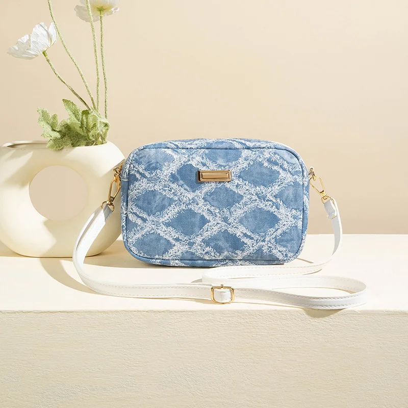 Ladies Diamond Pattern Square Crossbody Bag Single Shoulder Bag Stylish Trendy Handbag for Women