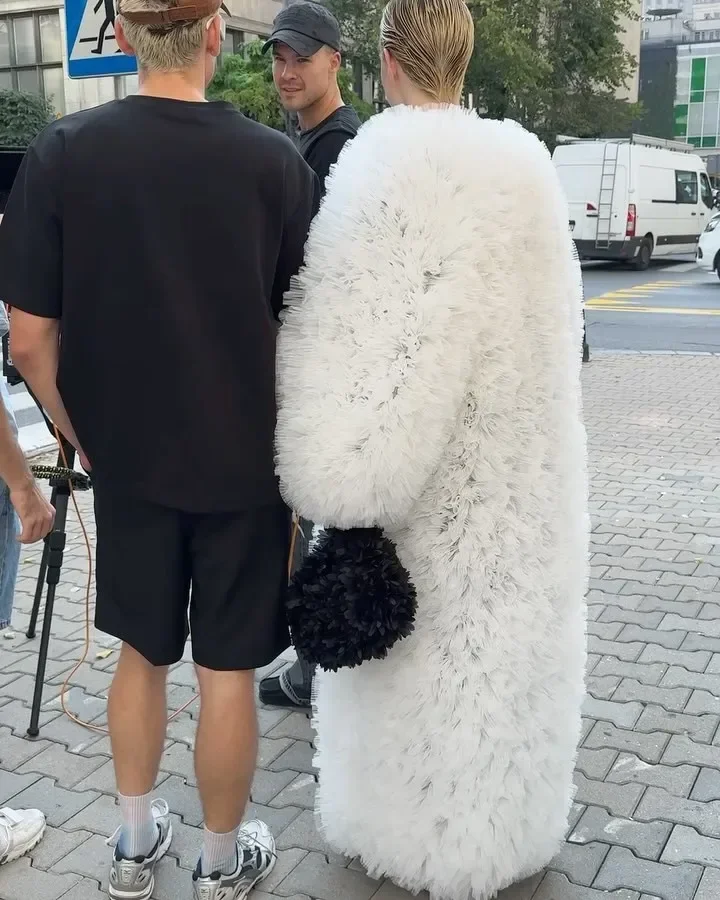 Veste longue en Tulle pour femmes, avec bord de feuille de lotus moelleuse, à volants, pour séance photo, manteaux, vêtements d'extérieur pour femmes, couleur personnalisée