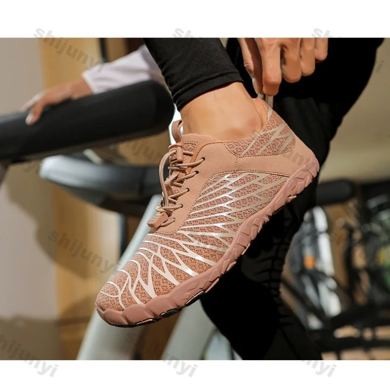Couple's Quick Drying Beach Shoes 2025 Fashion Women Lightweight Non Slip Swim Shoes Outdoor Mesh Breathable Walking Shoes Men