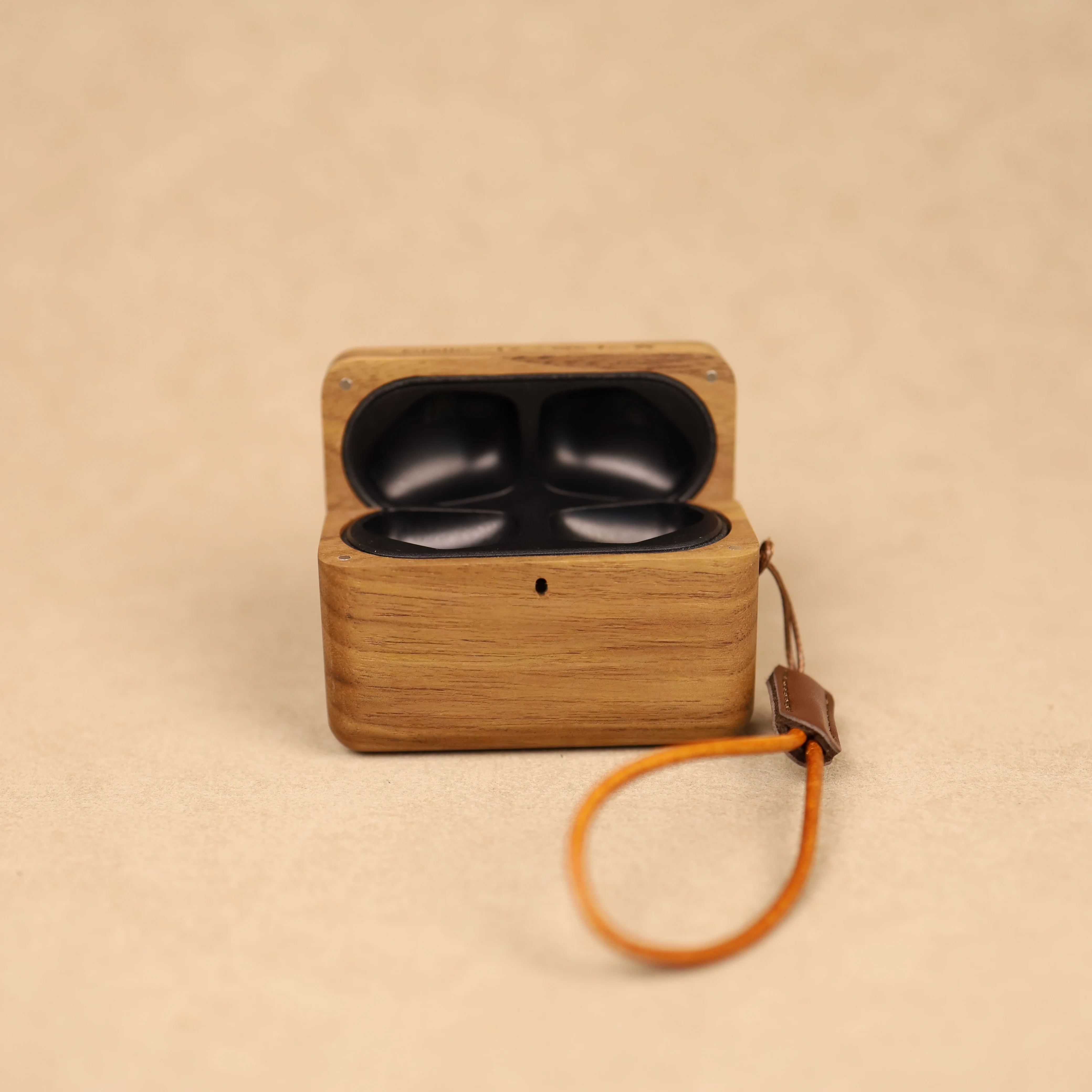 Handmade Walnut Wood Protective Case for Marshall MOTIF II A.N.C