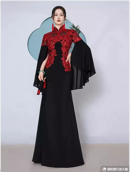 

High End Atmospheric Model Runway for Cheongsam and Chinese Fishtail Dress Runway
