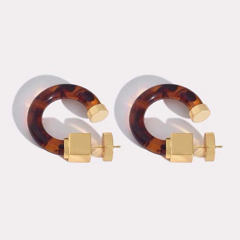 

Fashion Trendy Gold Tortoiseshell Hoop Metal Stainless Steel Earrings Women Modern Acrylic Hoop Resin Accent Jewelry Women
