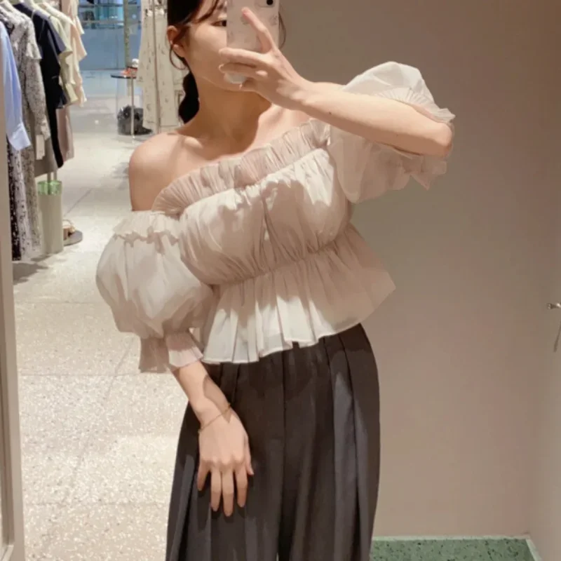 Kuzuwata Japanse Chiffon Slash Hals Blouse Vrouwen Ruche Off Schouder Sexy Shirts 2024 Korte Verse Effen Kleur Blusas De Mujer