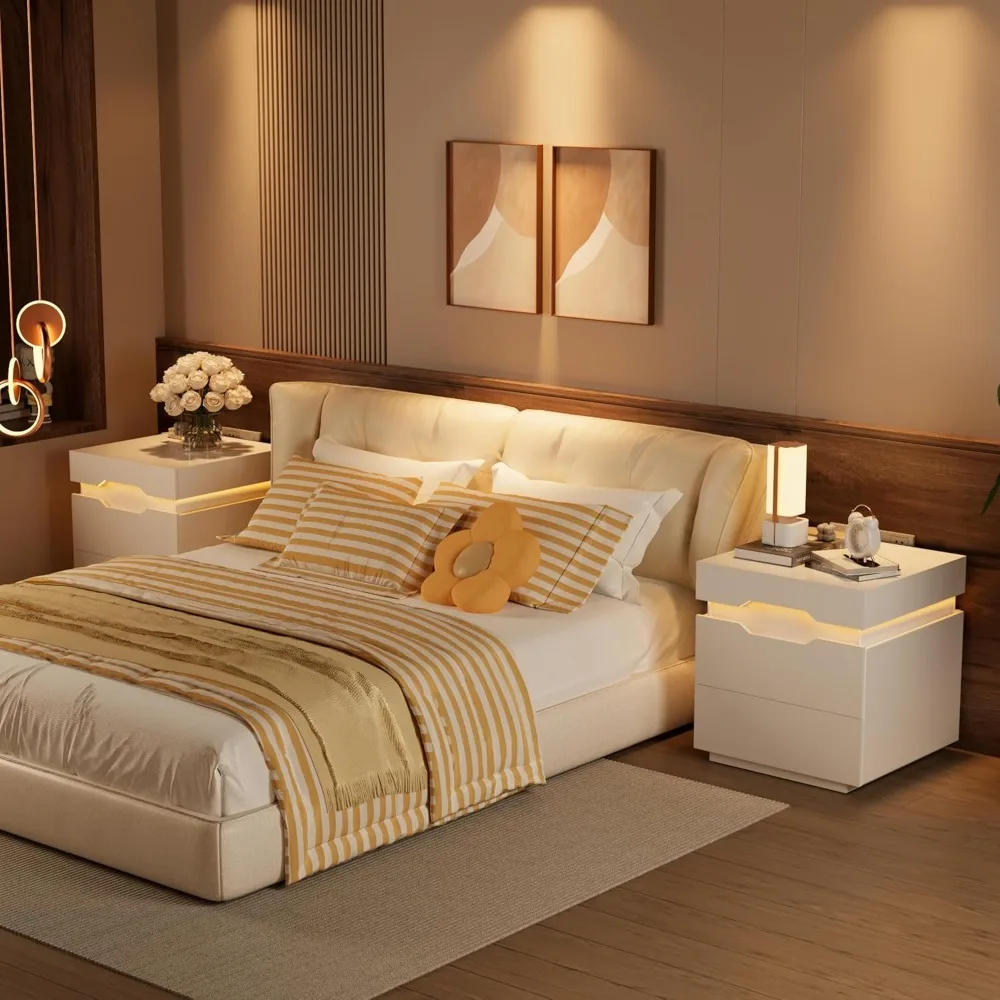 طقم طاولات ليلية مكون من قطعتين مع قاعدة شحن وسطح منزلق، وطاولة جانبية بسعة كبيرة، وطاولة بجانب السرير مع درجين