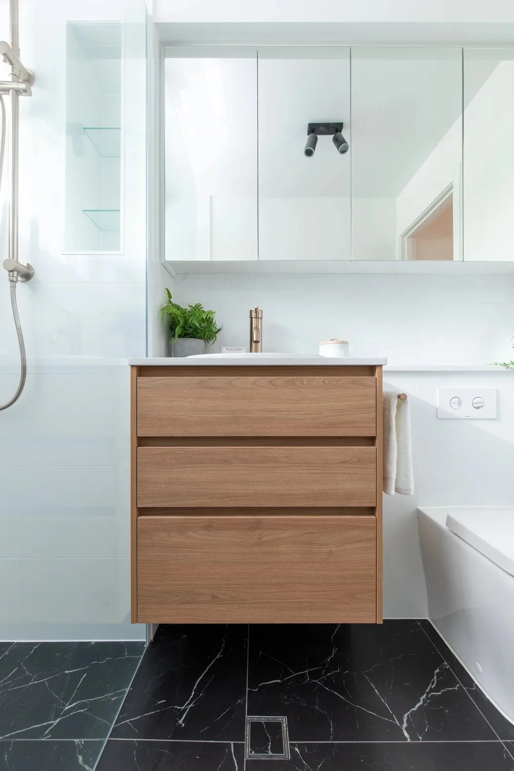 Customizable Modular Bathroom Vanity Durable Wood Lacquer Finish Wall-Mounted Copper Factory Price High Quality Modular Bathroom