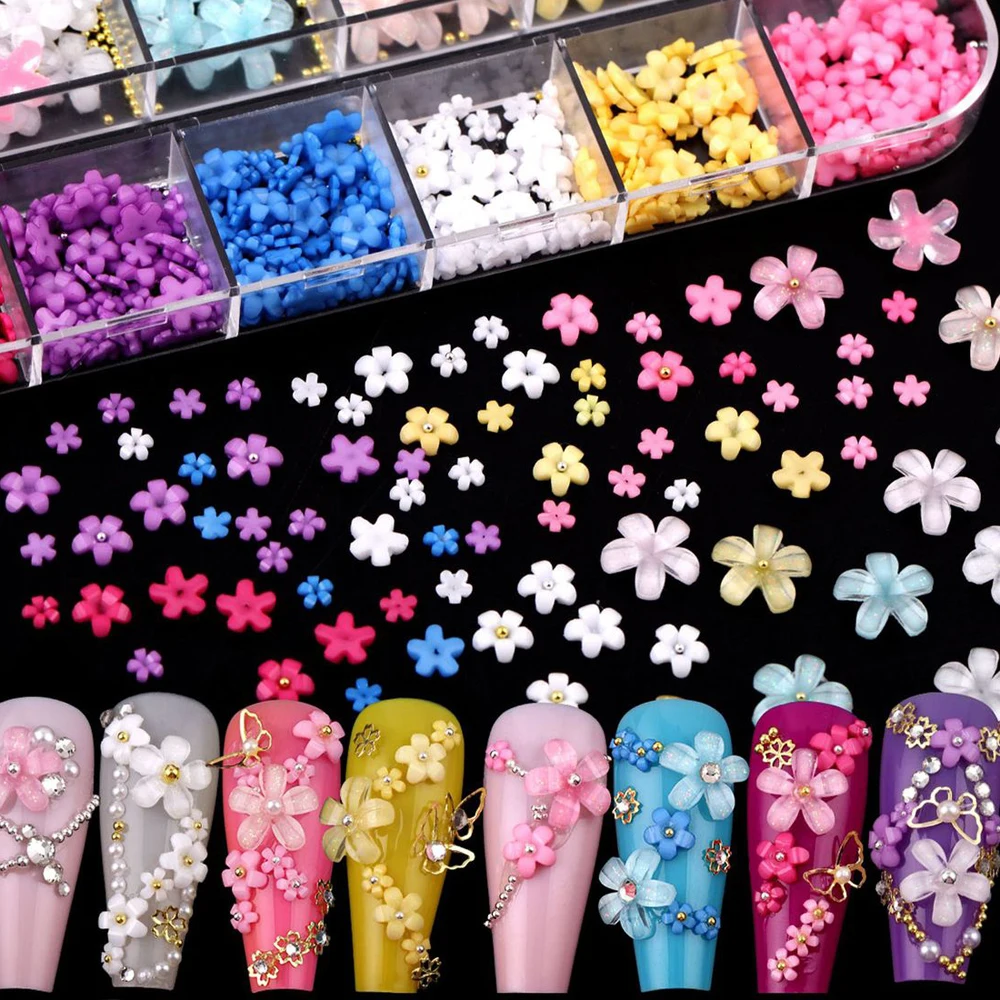4箱入り3Dミックスアクリルフラワーネイルチャーム、ピックアップツール付き、ゴールドシルバーキャビアビーズネイルデコレーション、ハーフラウンドパール＆ダイヤモンドネイルパーツ