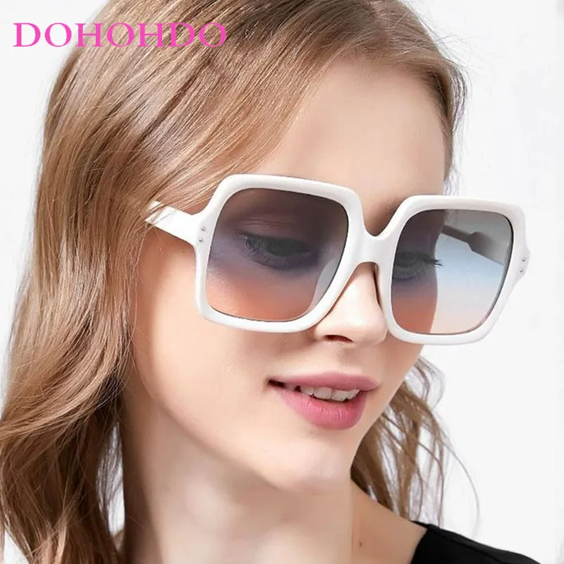 

Fashion Oversized Square Rivets Sunglasses Luxury Brand Design Outdoor Travel Sun Glasses For Men And Women UV400 Lentes De Sol