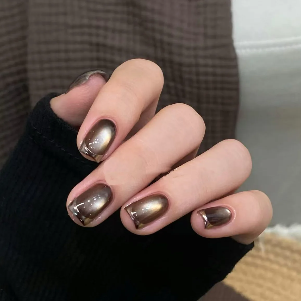 

10 шт., короткие накладные ногти ручной работы, блестящие темно-коричневые кошачьи глаза, серебряный край, французский дизайн, милые крутые накладные ногти, носимые ногти, искусство