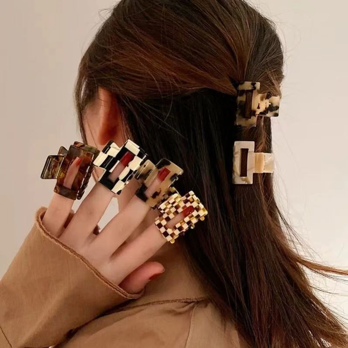 1 Stück Haarspange aus Acetat mit Leopardenmuster und Schachbrettmuster, klassische und vielseitige Haarklammer, kleine, quadratische Haarspange für hohe Pferdeschwänze. – Detail 9
