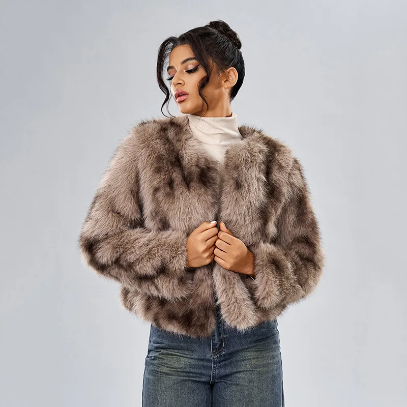 Round Neck Short Faux Fox Fur Coat Women Winter Fluffy Jacket Long Sleeves Artificial Plush Fur Coat Furry Overcoat Streetwear