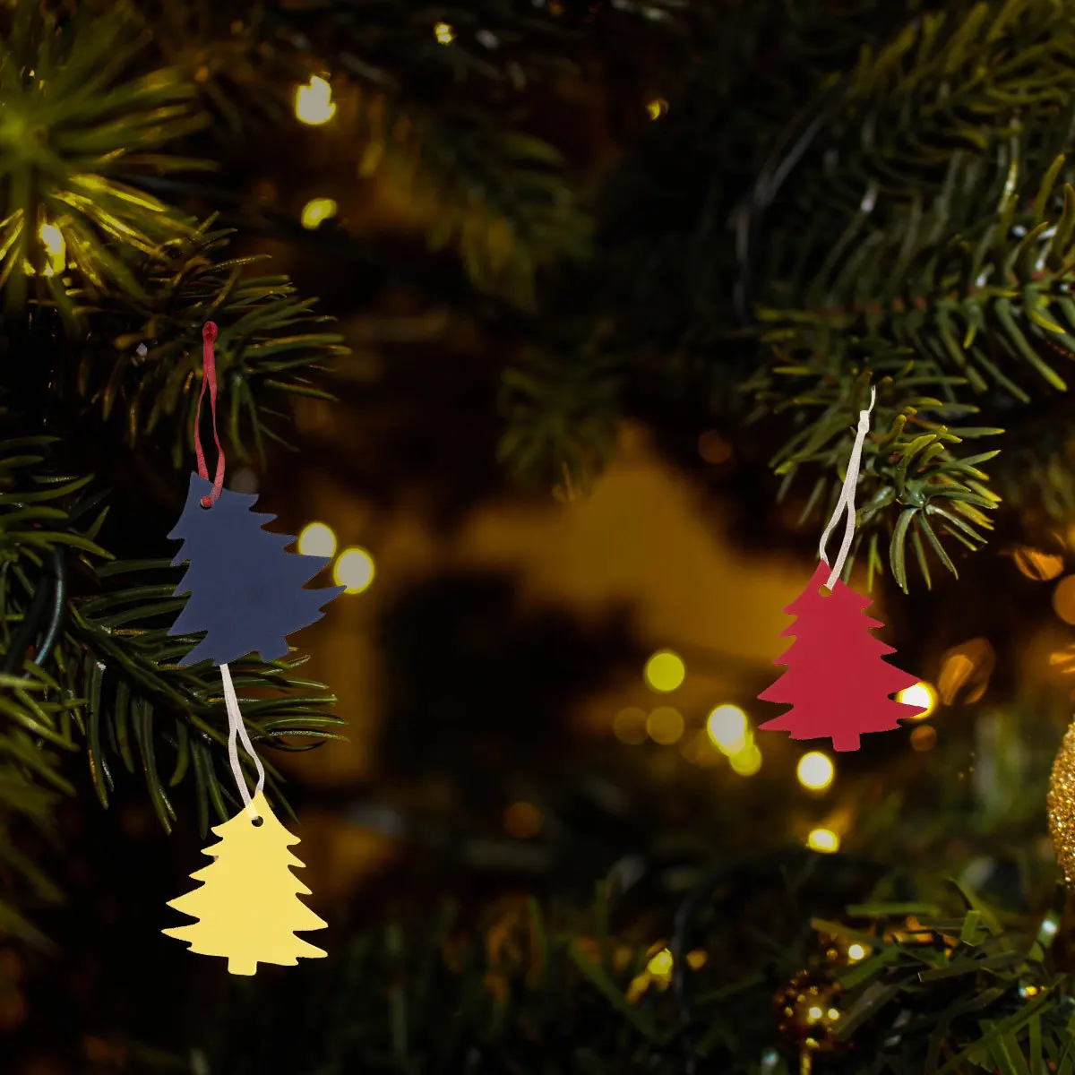 120 مجموعة من علامات شجرة عيد الميلاد مكونة من 12 لونًا من ورق الكرافت العتيق لتزيين هدايا حفلات الزفاف في عيد الميلاد