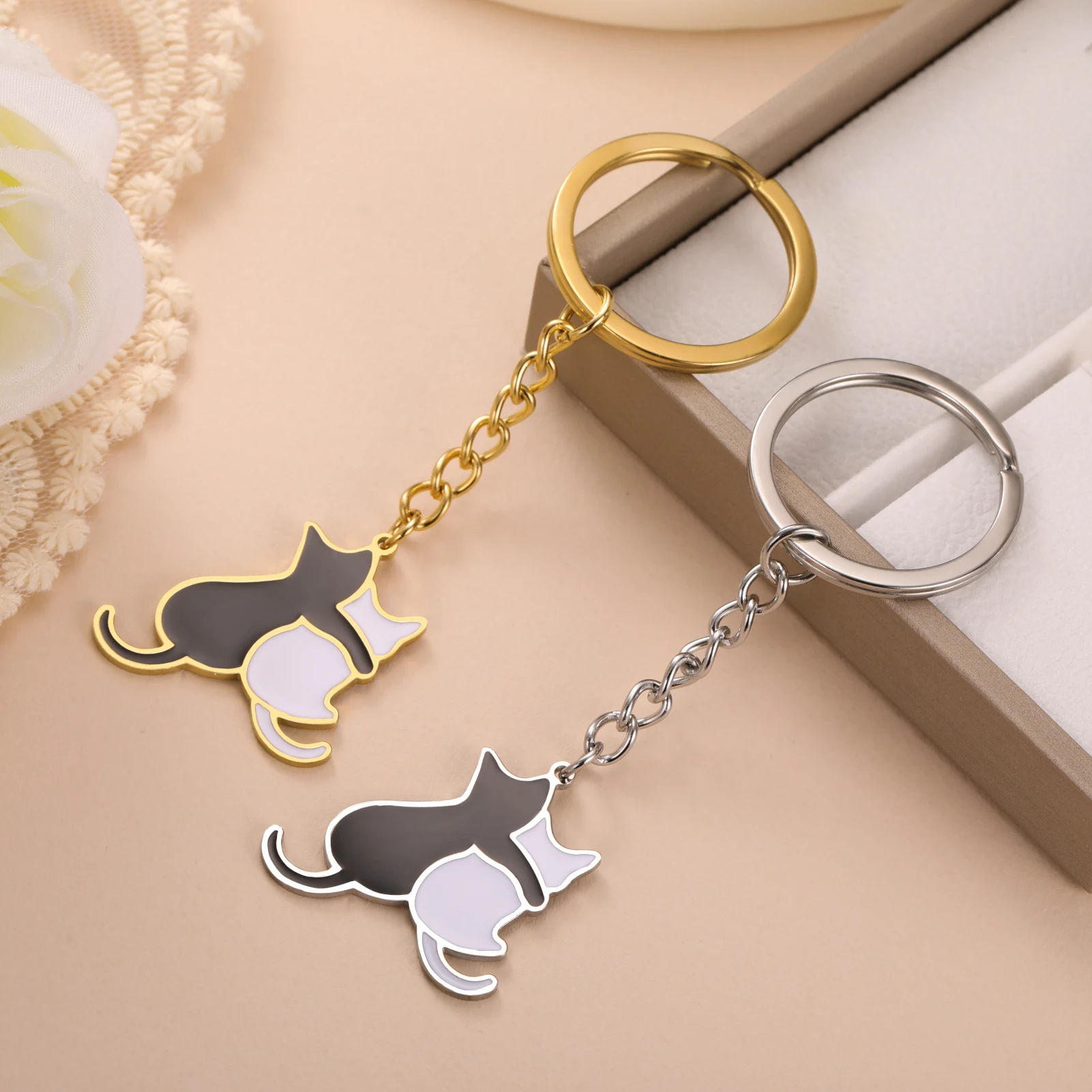 Teamer Cute Cuddling Cat Dog Keychain Stainless Steel Pink Black Color Pet Keyring Friendship Jewelry Car School Bag Accessories